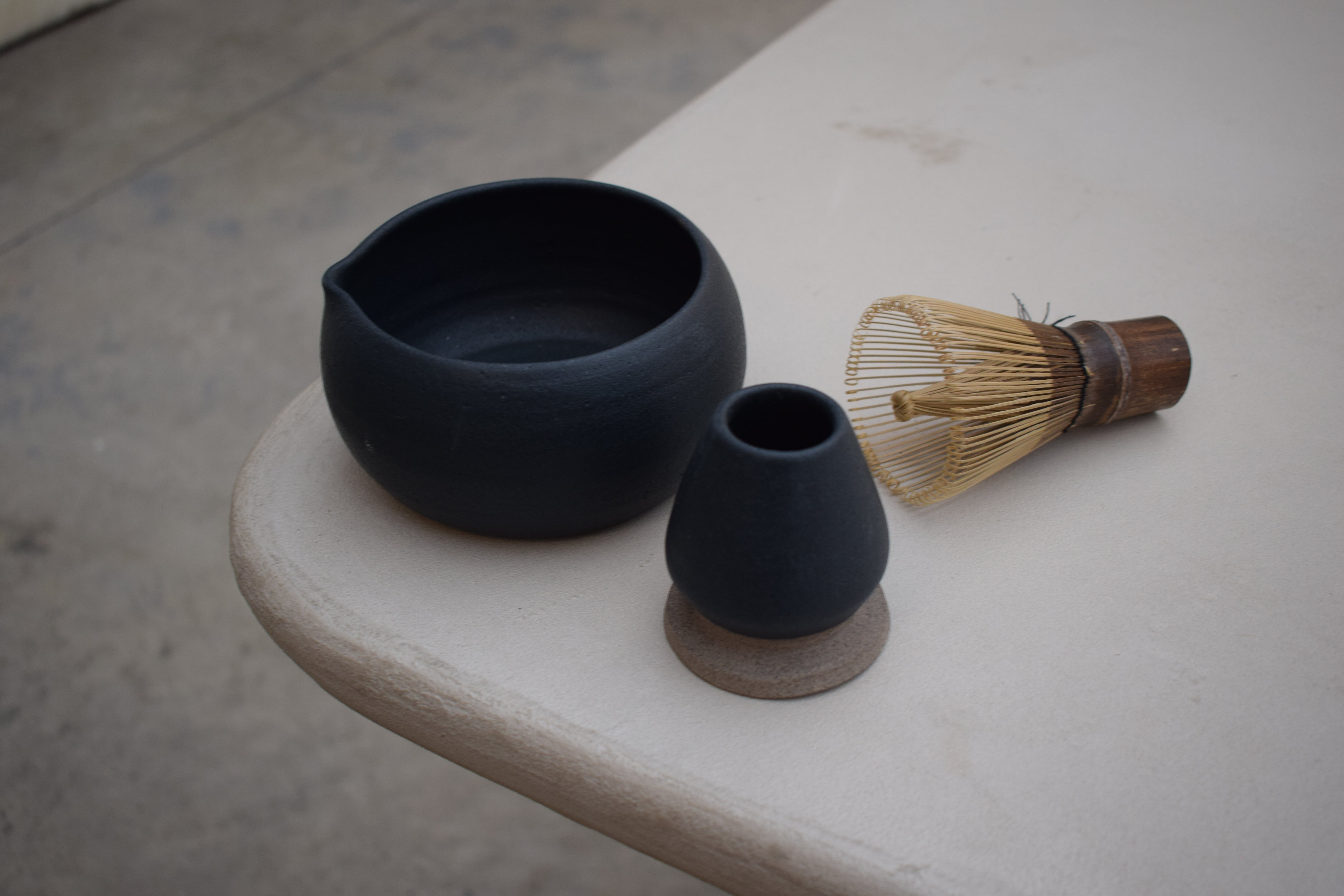 omē Japanese ceramic set - chawan & chasentate